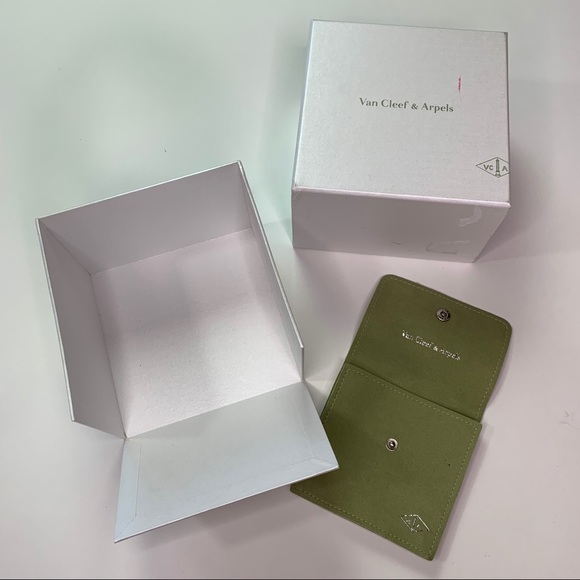 Van Cleef & Arpels Other - Van Cleef & Arpels Gift Box & Pouch - NEW